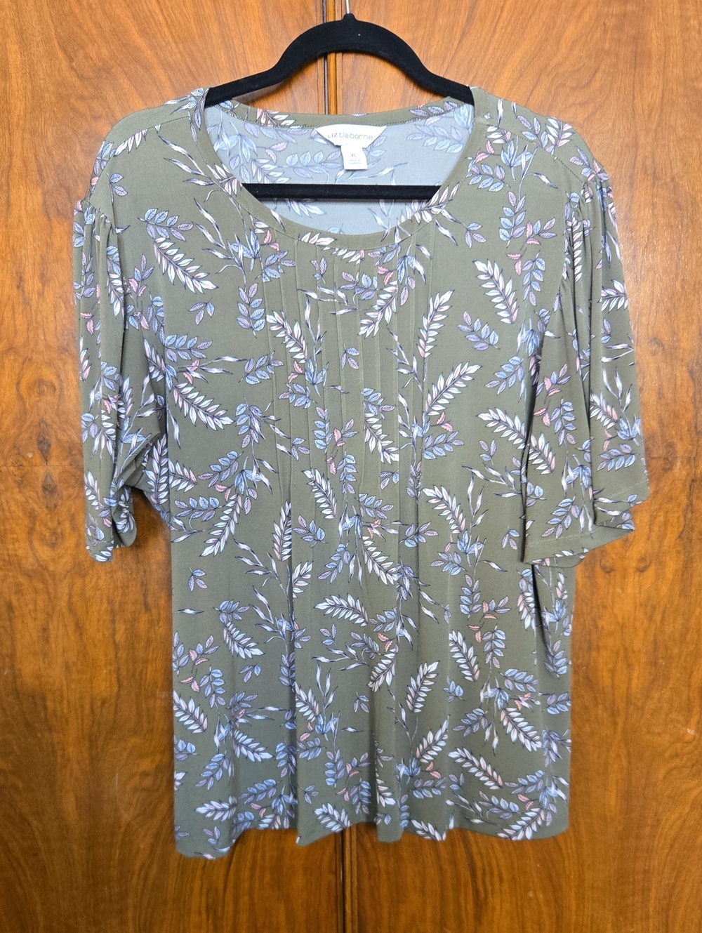 Liz Claiborne Olive Green Floral-Leaf Scoop Neck Blouse